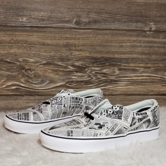 New Vans Harry Potter Daily Prophet News Sneakers - Picture 4 of 8
